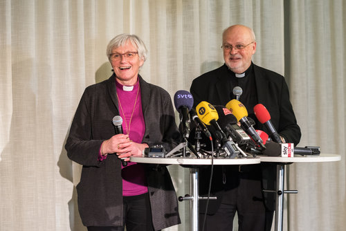  Rt. Rev. Dr Antje Jackel�n Archbishop, Church of Sweden, and Bishop Anders Arborelius O.C.D., Bishop of the Catholic Diocese of Stockholm, address the media at the 30 October press conference. Photo: Albin Hillert 